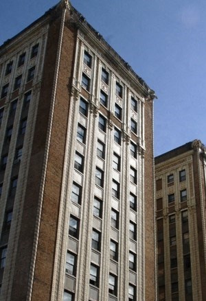 4607 N Sheridan Rd 1-2 Beds Apartment for Rent - Photo Gallery 2