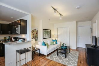 5050 N Sheridan Rd 1-2 Beds Apartment for Rent