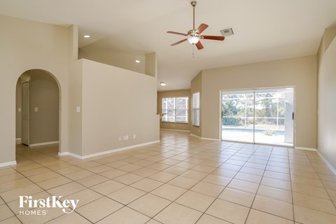 1917 Venice Avenue N 3 Beds Apartment for Rent