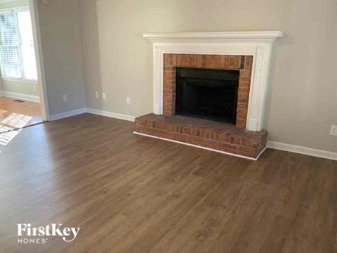 1990 Nicole Drive NE 4 Beds Apartment for Rent