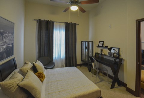 Urban Crest Apartments - San Antonio Luxury