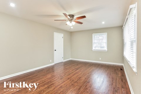 441 Northern Road 3 Beds Apartment for Rent