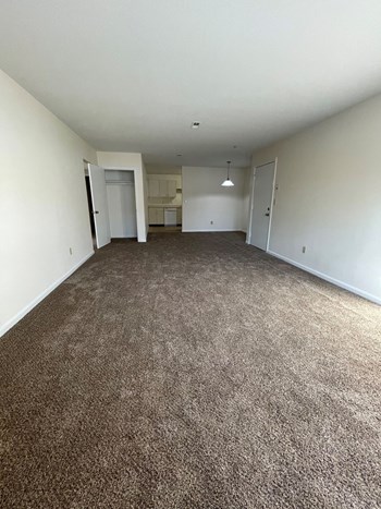 5500 N. Main Street Studio-4 Beds Apartment for Rent - Photo Gallery 17