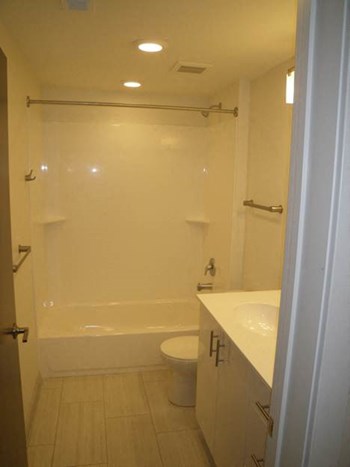 6679 Kingsbury Blvd. Studio-2 Beds Apartment for Rent - Photo Gallery 4