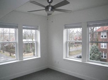 6679 Kingsbury Blvd. Studio-2 Beds Apartment for Rent - Photo Gallery 3