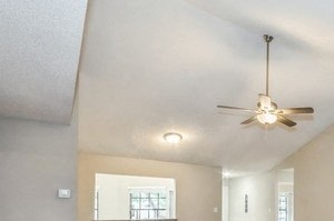 1028 Beckstrom Dr 3 Beds House for Rent - Photo Gallery 3