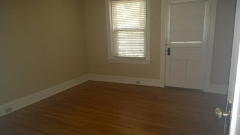 7005 Pershing Ave. 3 Beds Apartment for Rent - Photo Gallery 4