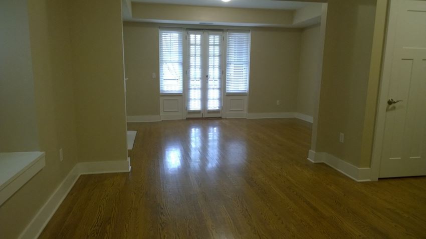 6054 Pershing Ave. 2 Beds Apartment for Rent - Photo Gallery 1