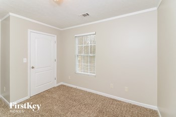 172 Governor Lane 4 Beds House for Rent - Photo Gallery 12