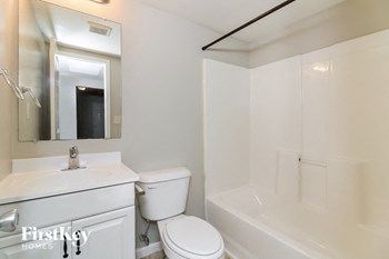 172 Governor Lane 4 Beds House for Rent - Photo Gallery 13