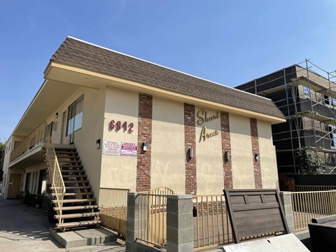 6942 Hazeltine Ave 1-3 Beds Apartment for Rent