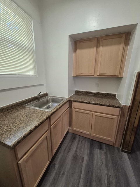 40 Wuest St 3 Beds Apartment for Rent