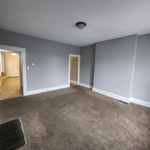 40 Wuest St 3 Beds Apartment for Rent
