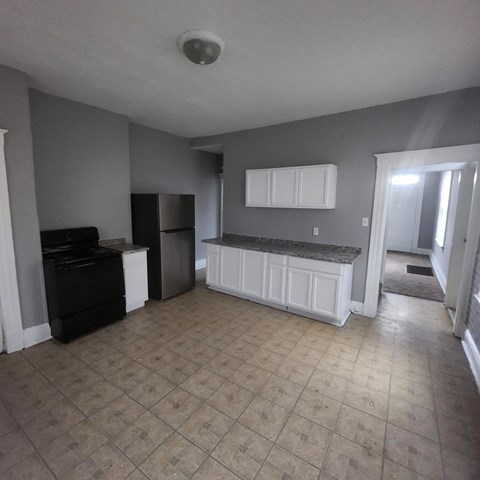 40 Wuest St 3 Beds Apartment for Rent