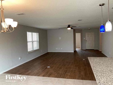 7513 Captain Lane 3 Beds Apartment for Rent
