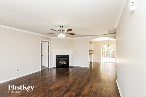 6824 Parkers Crossing Drive 3 Beds Apartment for Rent