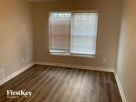 2613 Fernwood Avenue 3 Beds Apartment for Rent