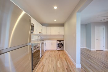 901 N Ogden Street Studio-2 Beds Apartment for Rent - Photo Gallery 3