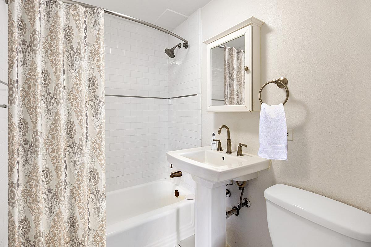 The Pearl Apartments in Denver, Colorado