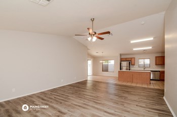 12325 W Charter Oak Rd 4 Beds House for Rent - Photo Gallery 6