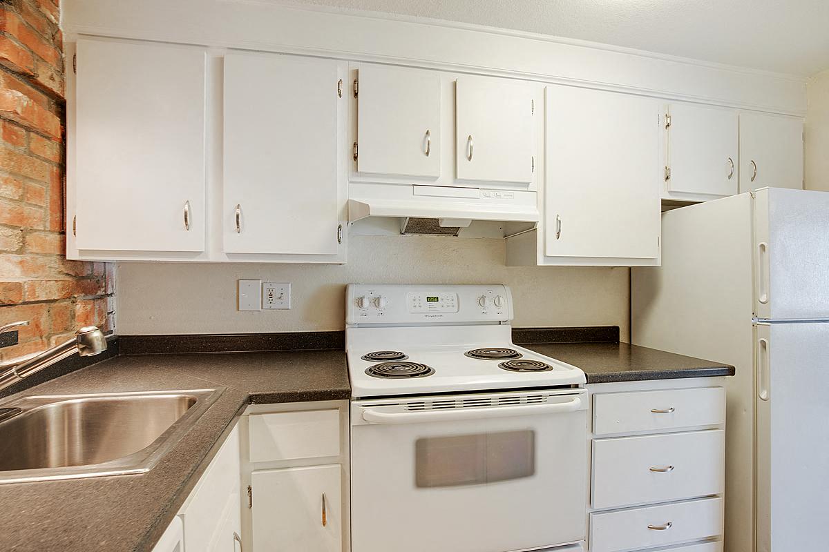 Logan Court Apartments in Denver, Colorado