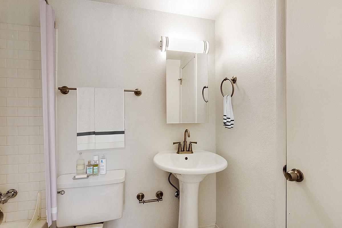 Logan Court Apartments in Denver, Colorado