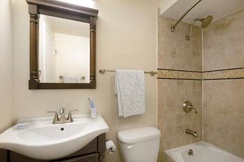 222 Logan Street Studio-2 Beds Apartment for Rent - Photo Gallery 3