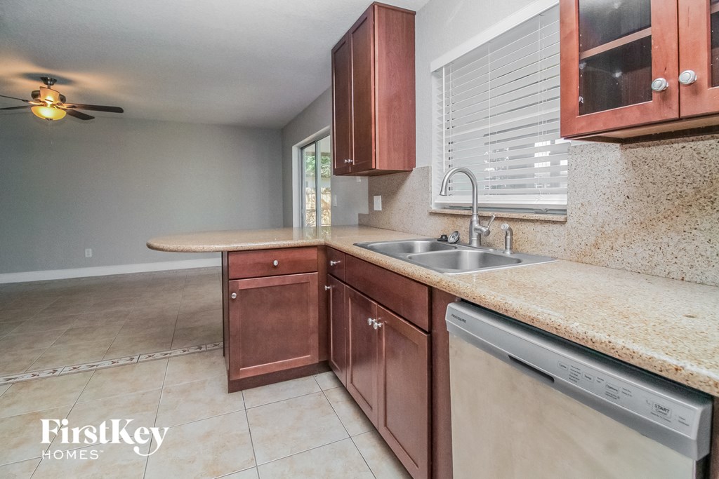 118 RUBY RED LANE 3 Beds House for Rent - Photo Gallery 5