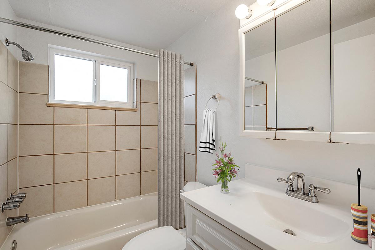 Washington Apartments in Denver, Colorado