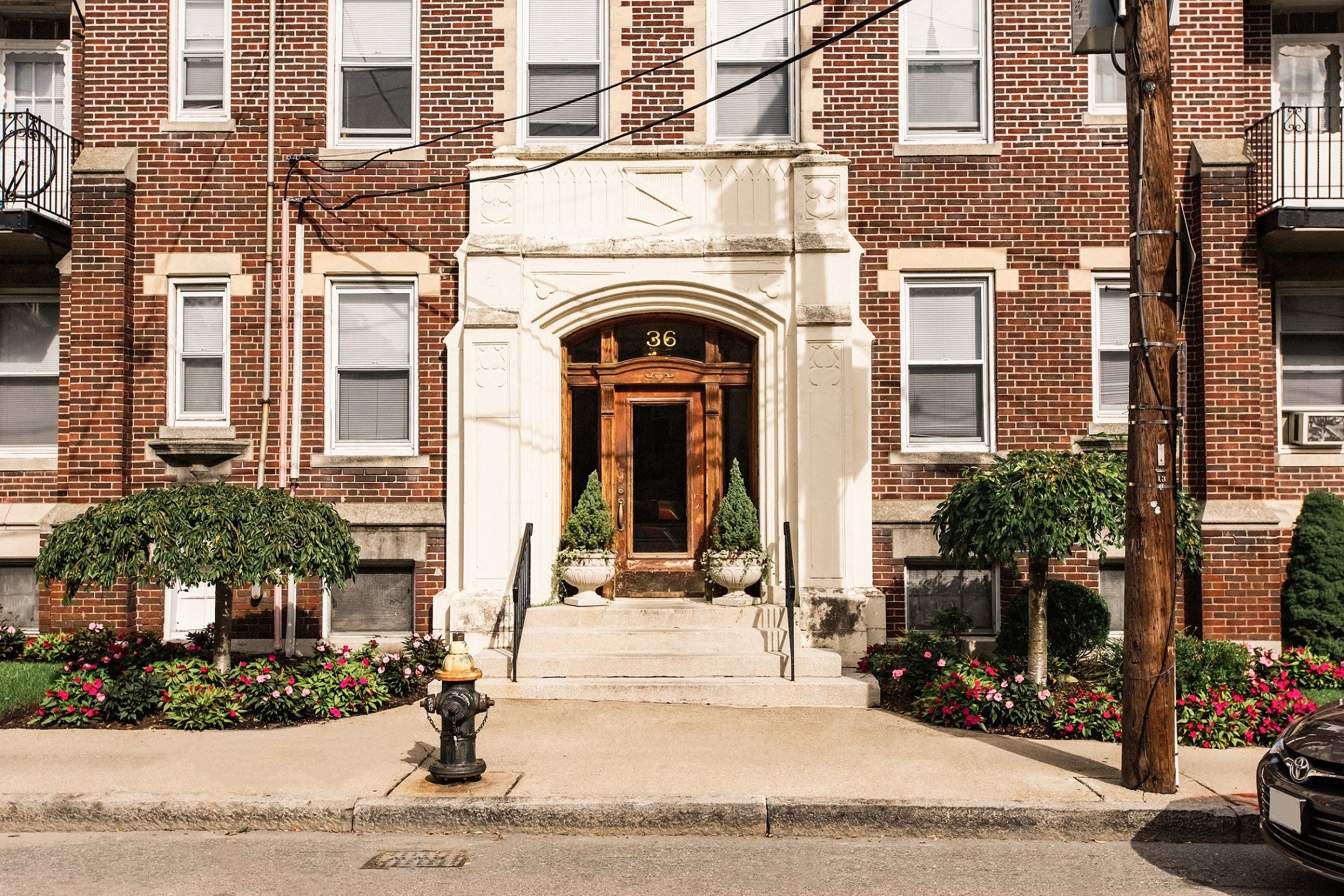 36 Quint Ave Entrance