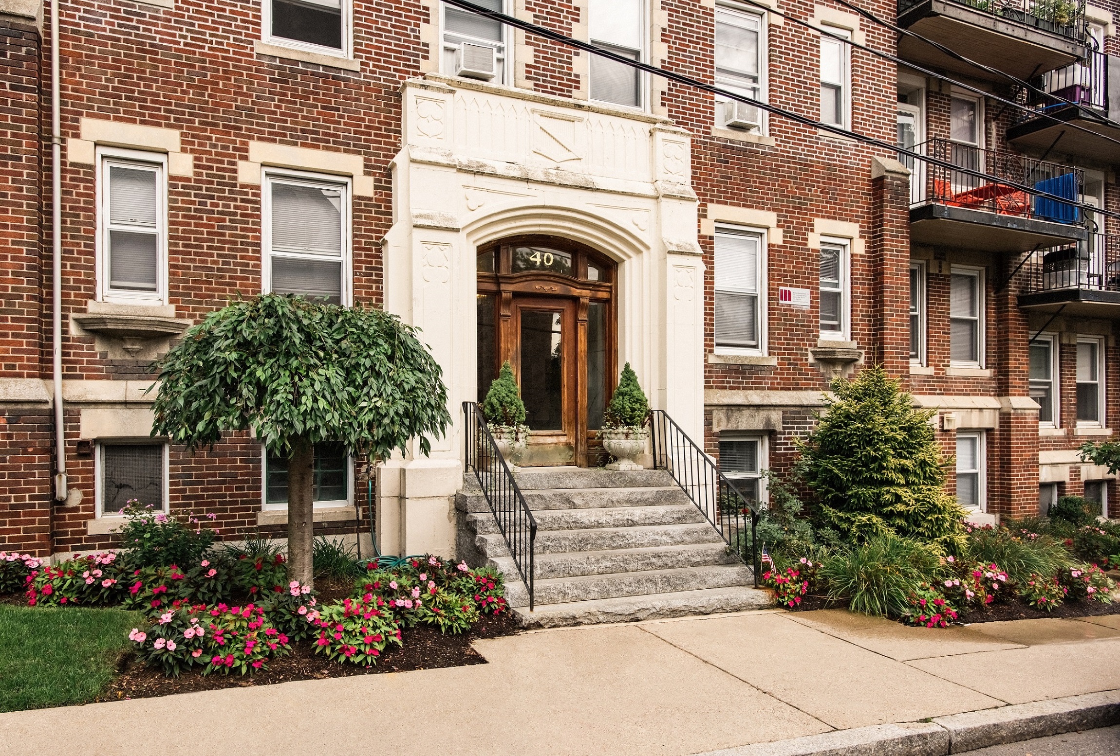 40 Quint Ave Entrance