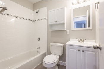 Bathroom with Shower/ Bathtub Combination - Photo Gallery 4