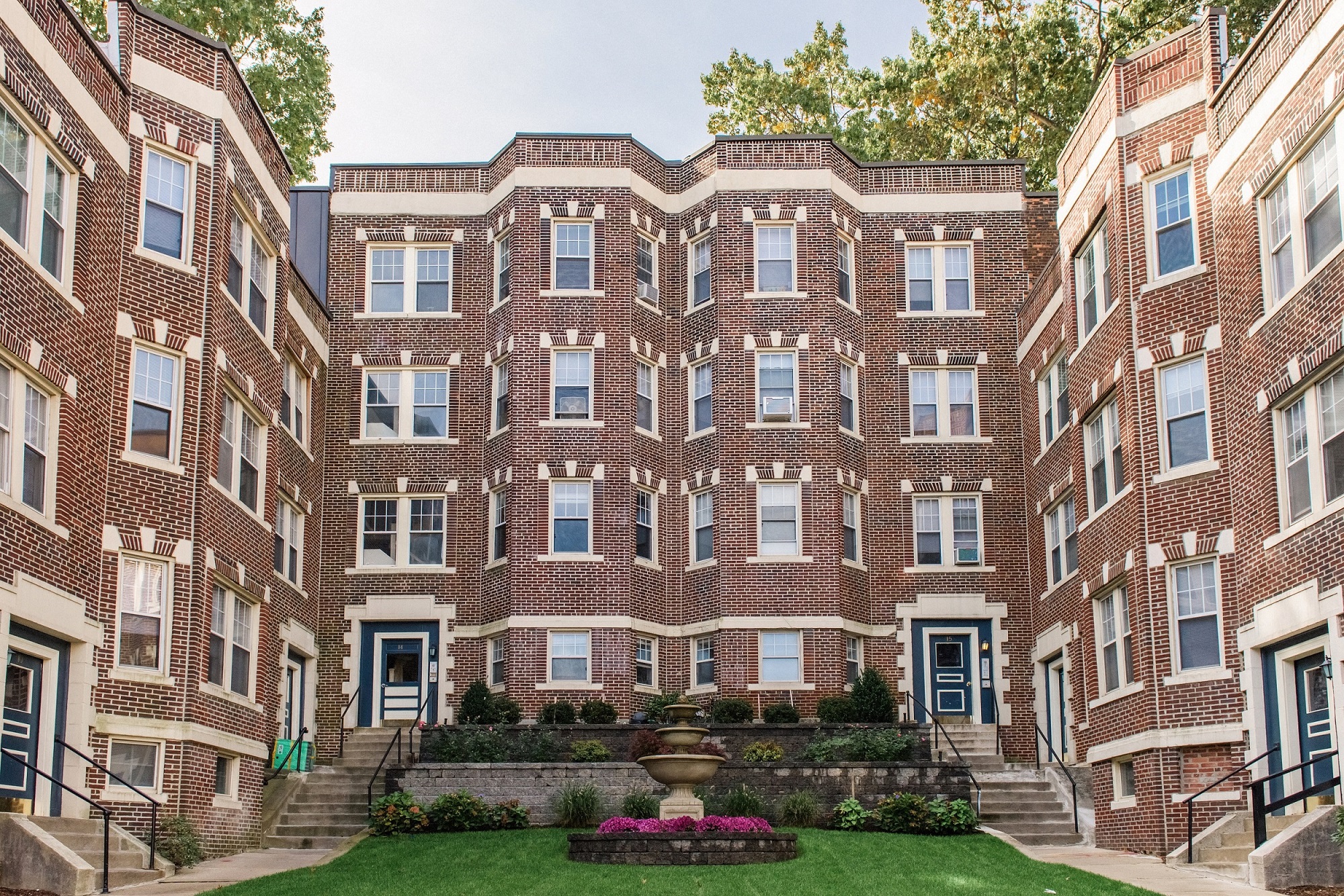 Lorraine Terrace Courtyard