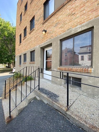 75 & 77 Elm Street 2 Beds Apartment for Rent - Photo Gallery 1
