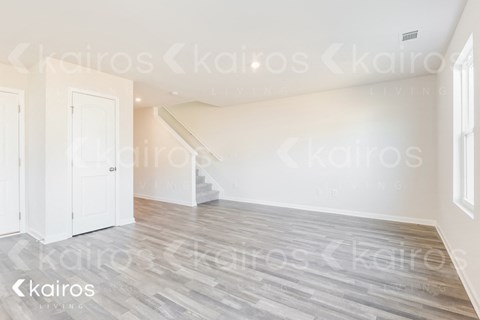 818 Vistamount Path 3 Beds Apartment for Rent