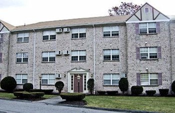 290 Berlin Street Studio-2 Beds Apartment for Rent - Photo Gallery 2