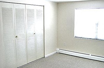 290 Berlin Street Studio-2 Beds Apartment for Rent - Photo Gallery 3