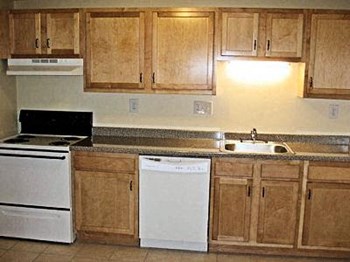 290 Berlin Street Studio-2 Beds Apartment for Rent - Photo Gallery 5