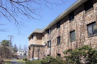 2 Pineland Avenue 1-2 Beds Apartment for Rent