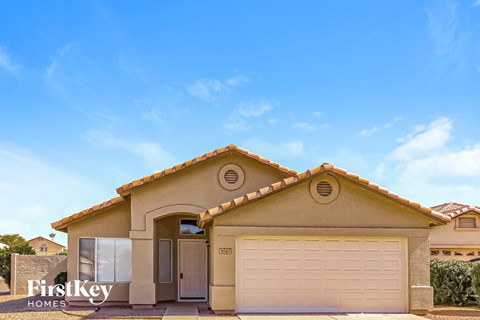 8543 W CHERRY HILLS Drive 4 Beds Apartment for Rent