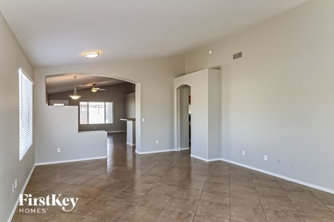 8543 W CHERRY HILLS Drive 4 Beds Apartment for Rent