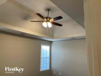 1127 Forest Glen 4 Beds House for Rent - Photo Gallery 6