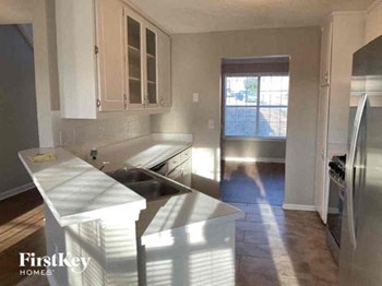 1127 Forest Glen 4 Beds House for Rent - Photo Gallery 5