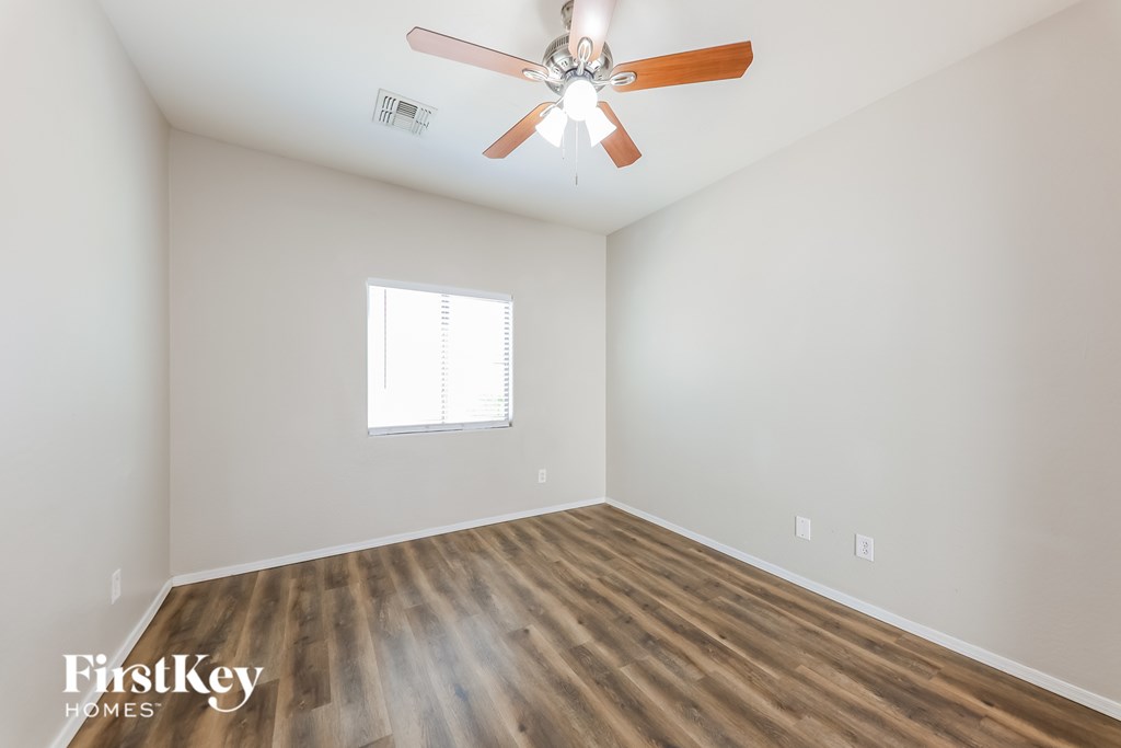 4680 E LAUREL AVENUE 3 Beds House for Rent - Photo Gallery 2