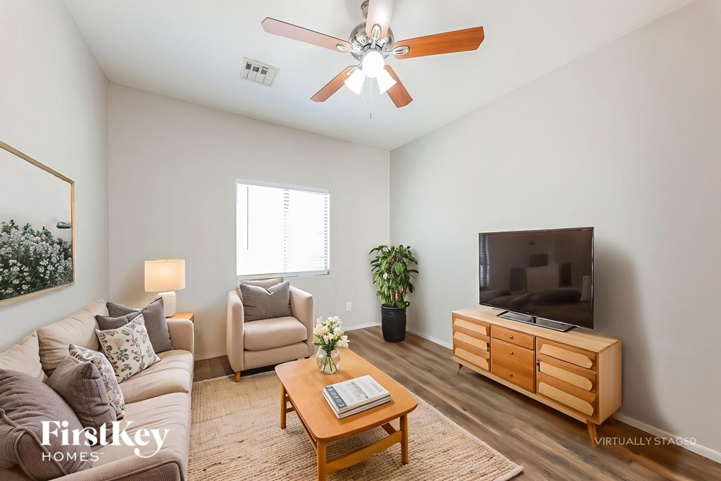 4680 E LAUREL AVENUE 3 Beds House for Rent - Photo Gallery 3