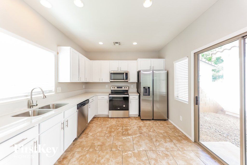 4680 E LAUREL AVENUE 3 Beds House for Rent - Photo Gallery 6