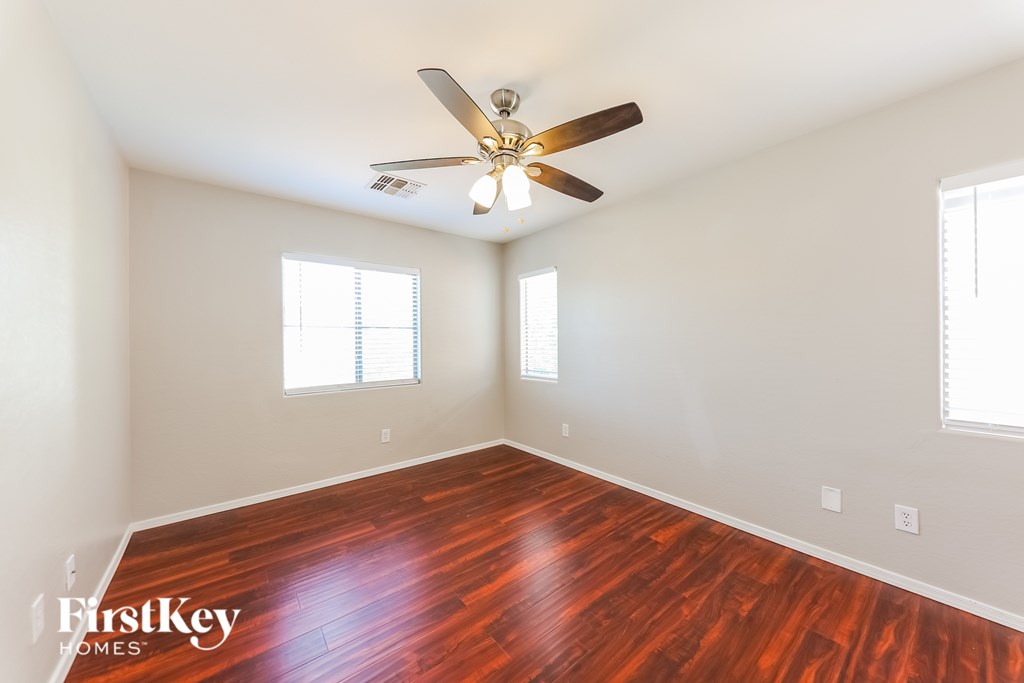 4680 E LAUREL AVENUE 3 Beds House for Rent - Photo Gallery 7