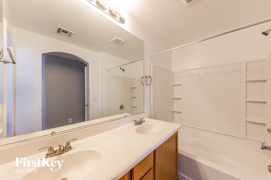 4680 E LAUREL AVENUE 3 Beds House for Rent - Photo Gallery 10