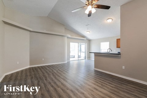 111 RICHMAR AVENUE 3 Beds Apartment for Rent