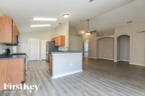 111 RICHMAR AVENUE 3 Beds Apartment for Rent